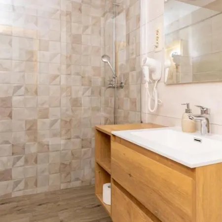 Zane Apartament *