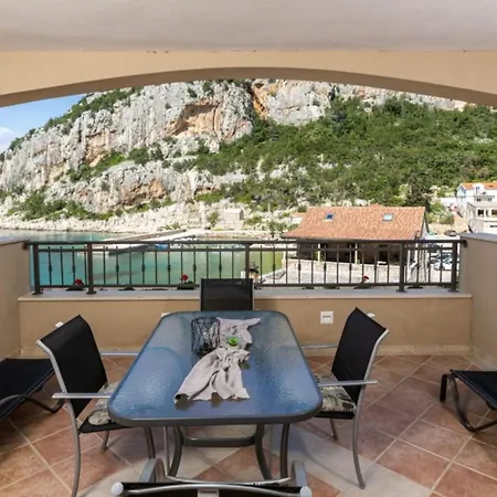 Apartament Zane *